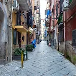 Mezzanine Studio In Mergellina By Wonderful Italy